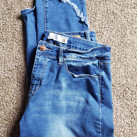 Royalty For Me Denim - Royalty crop jeans mid rise size 14